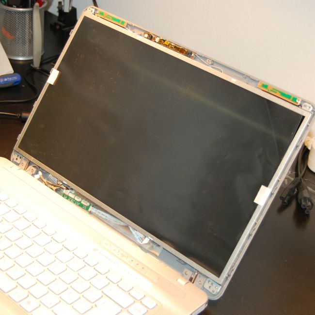 Kicserélt Laptop LCD Kijelző Visszahelyezése